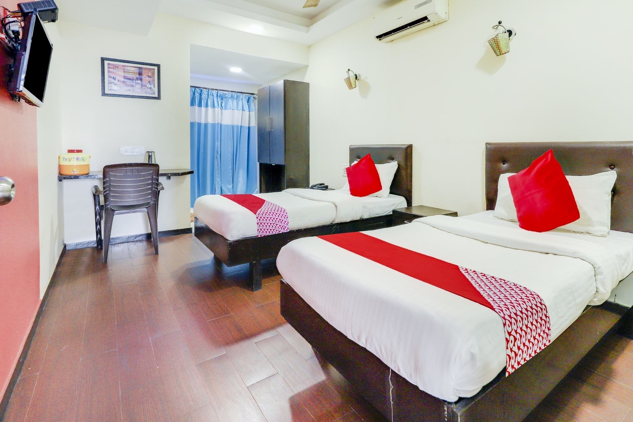 undefined OYO 74335 Hotel Dash 4