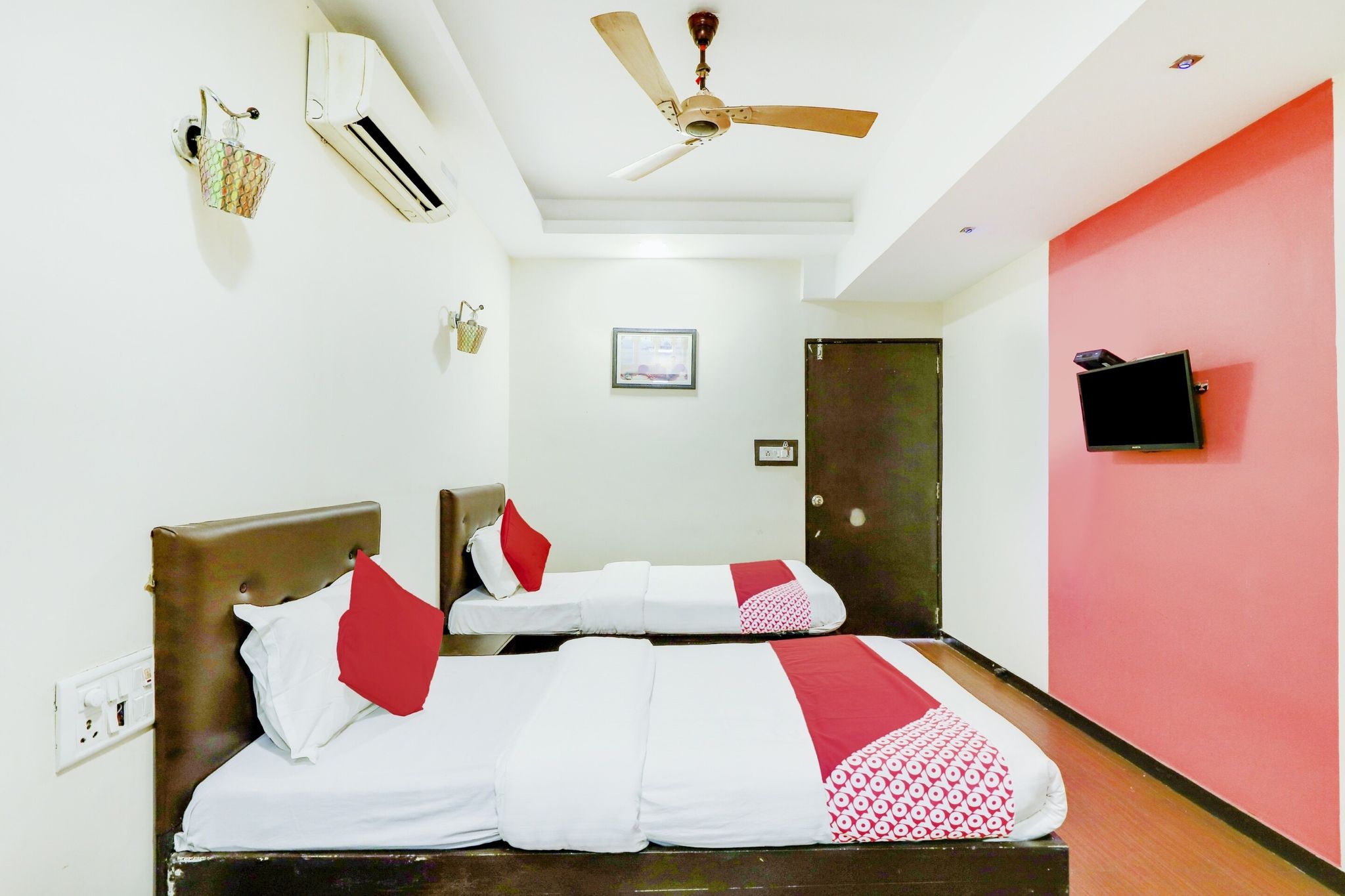 undefined OYO 74335 Hotel Dash 5
