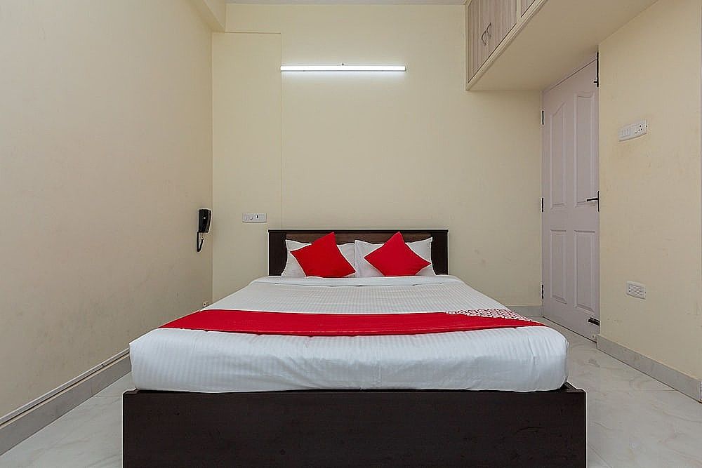 OYO 23081 Little Stay Service Apartments Double or Twin Room 13