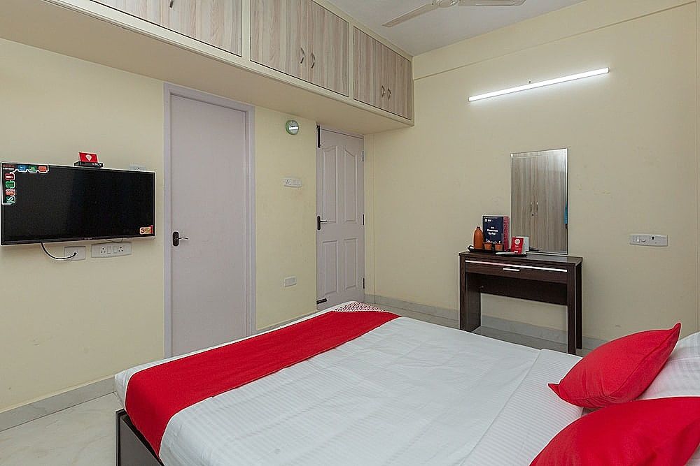 OYO 23081 Little Stay Service Apartments Double or Twin Room 10