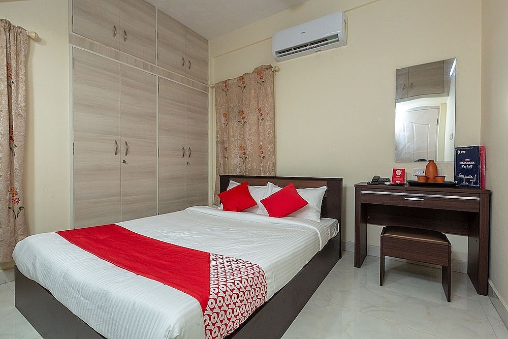 OYO 23081 Little Stay Service Apartments Double or Twin Room 9