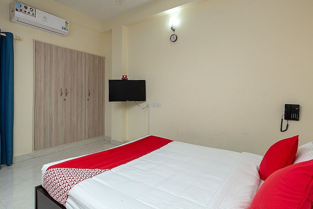 OYO 23081 Little Stay Service Apartments Double or Twin Room 5