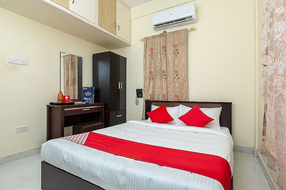 OYO 23081 Little Stay Service Apartments Double or Twin Room 7