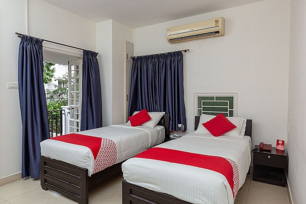 OYO 23202 Cute Orange Service Apartments Double or Twin Room 3