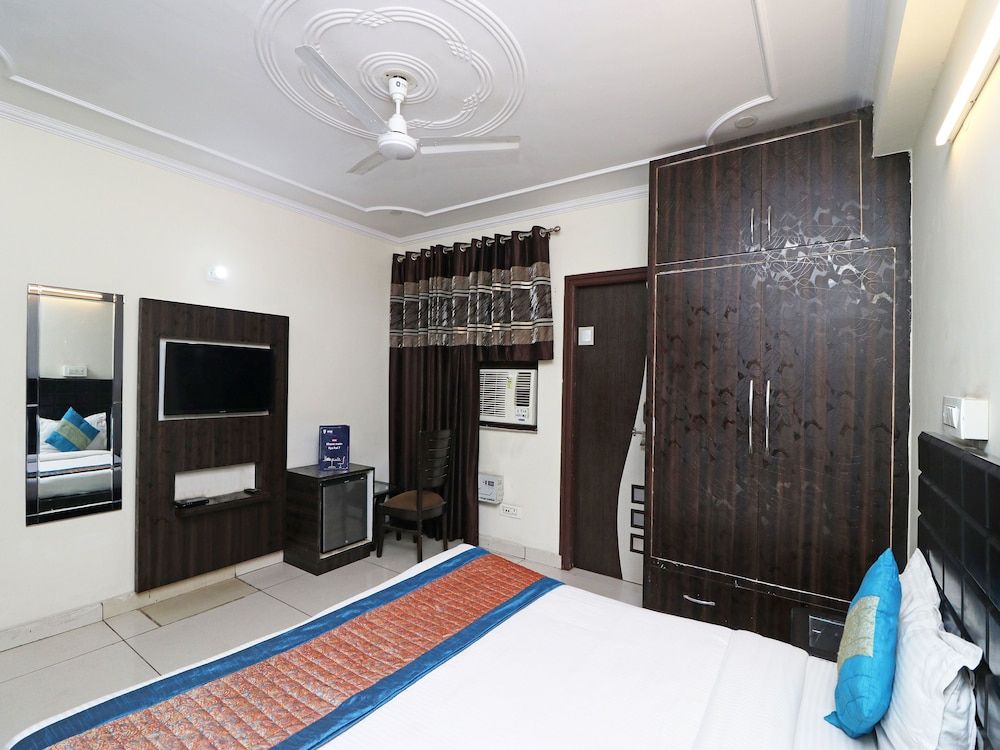 OYO 5258 Ronak Guest House Double or Twin Room 7