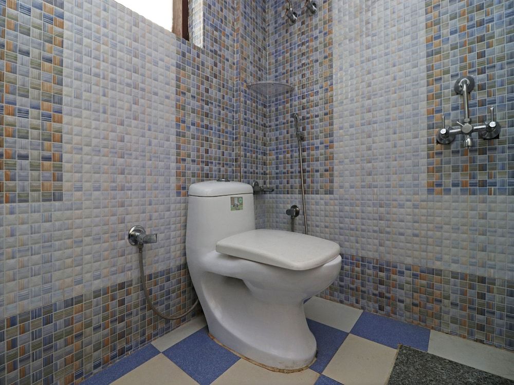 OYO 5258 Ronak Guest House Double or Twin Room 11