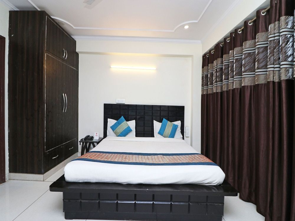 OYO 5258 Ronak Guest House Double or Twin Room 9