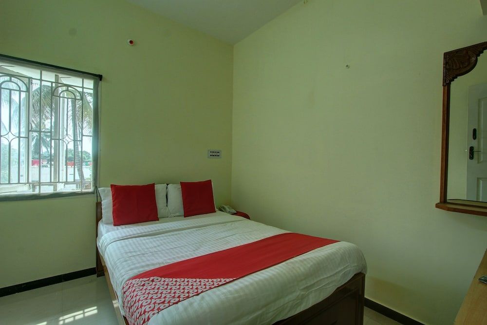 OYO 25080 Vivekam Home Stay Single Room, 1 Twin Bed 4