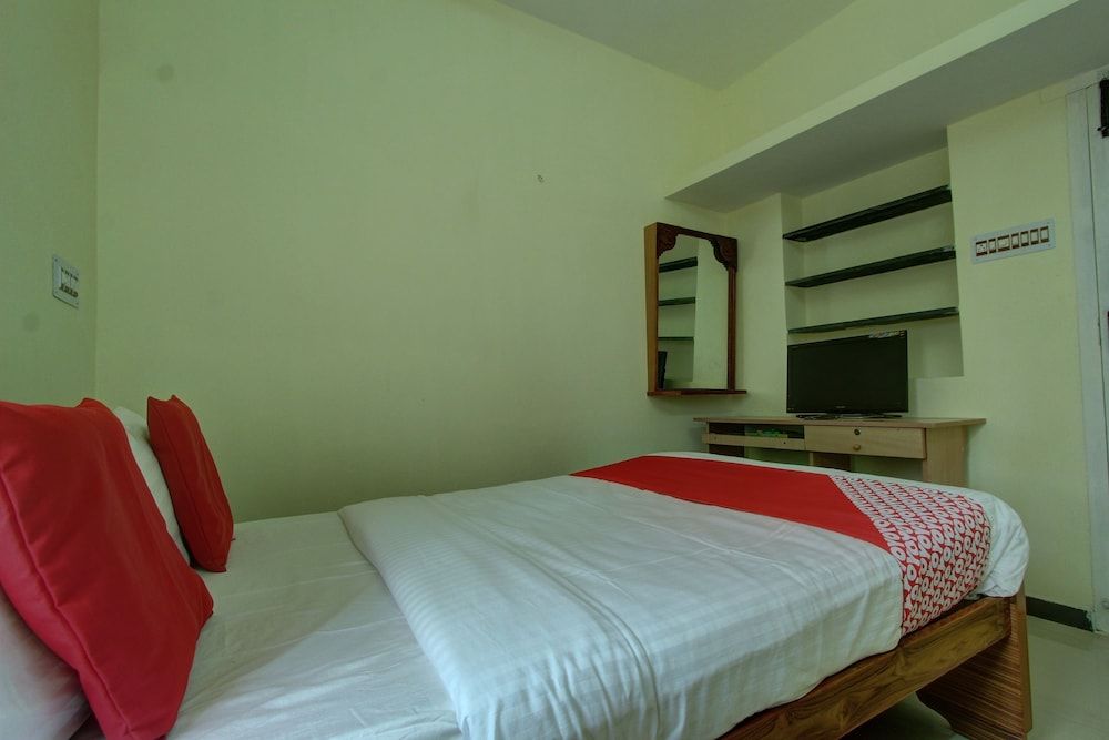 OYO 25080 Vivekam Home Stay Single Room, 1 Twin Bed 2