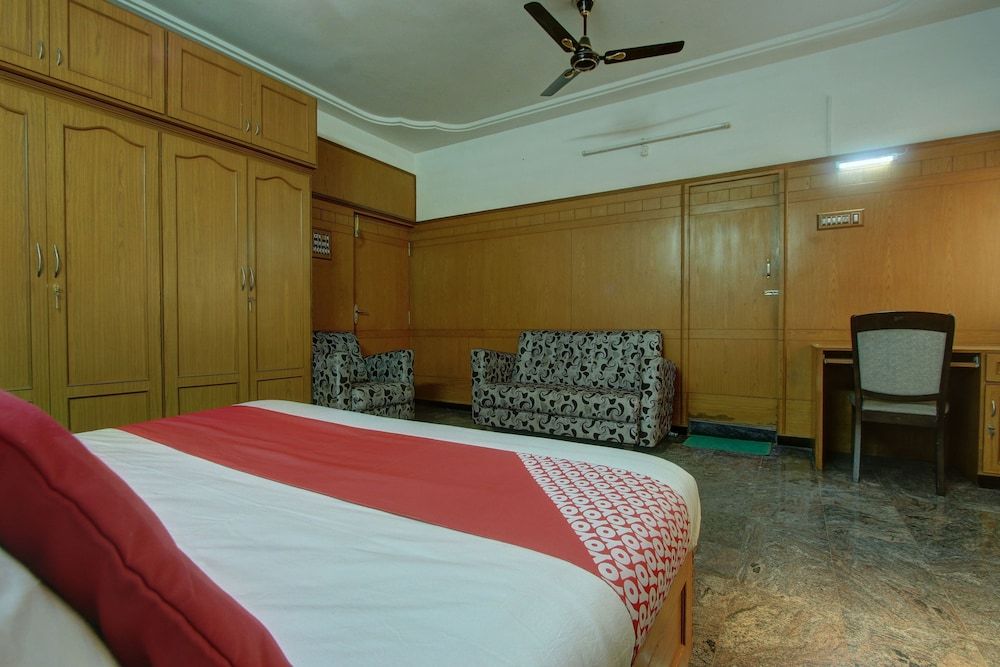 OYO 25080 Vivekam Home Stay Suite, 1 King Bed 5