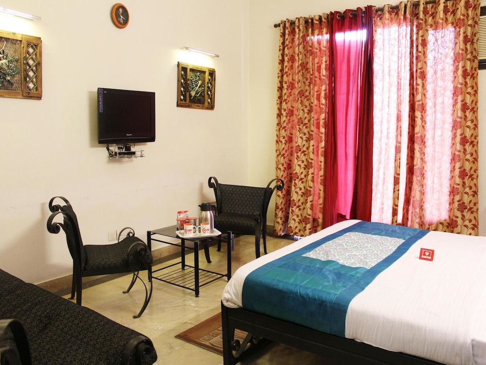 OYO 2256 Hotel Excellency Double or Twin Room 7