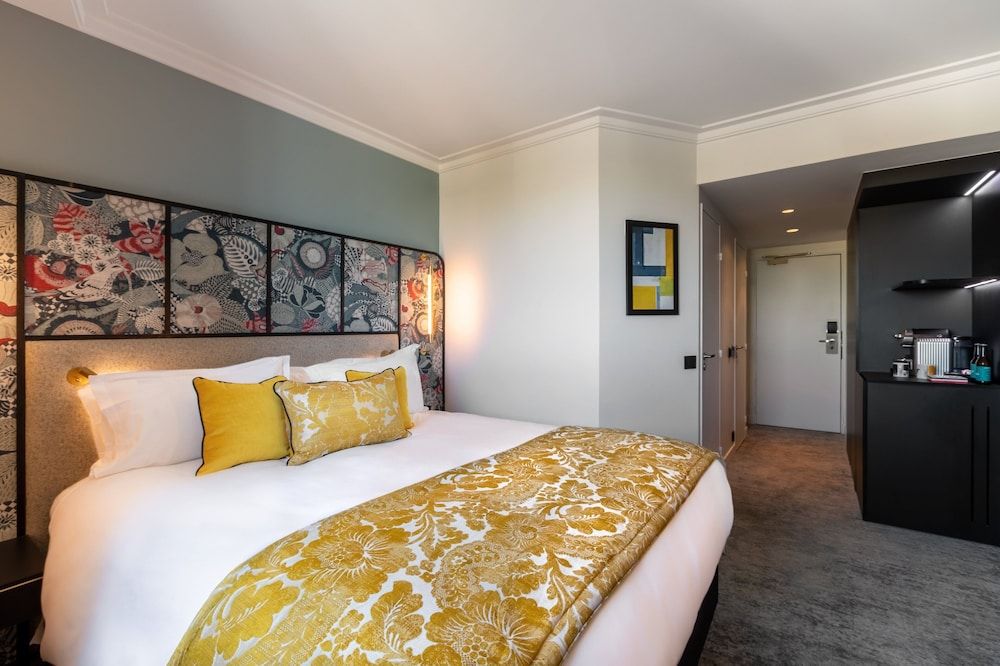 voco Paris Montparnasse by IHG Premium Room, 1 King Bed with Sofa bed