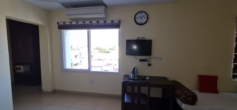 Royal Studio Suite, 1 King Bed, Non Smoking