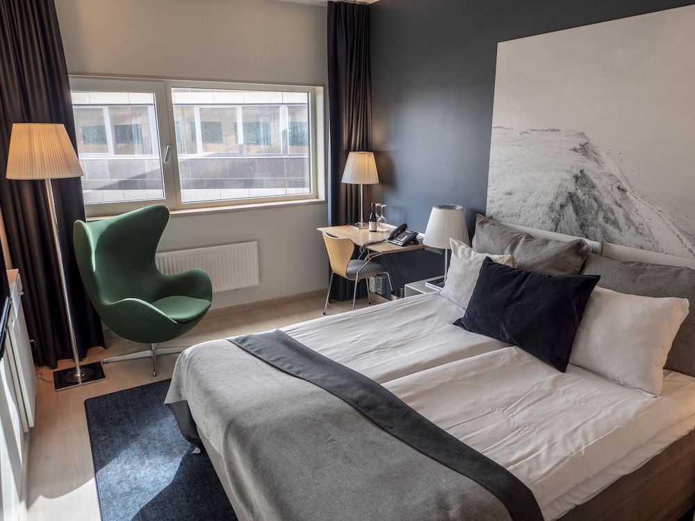 undefined Clarion Hotel Sign 9