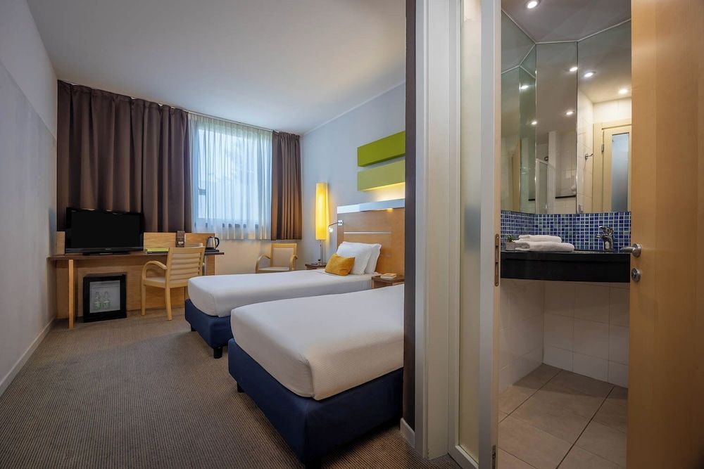 iH Hotels Milano Gioia Standard Twin Room, 2 Twin Beds 4