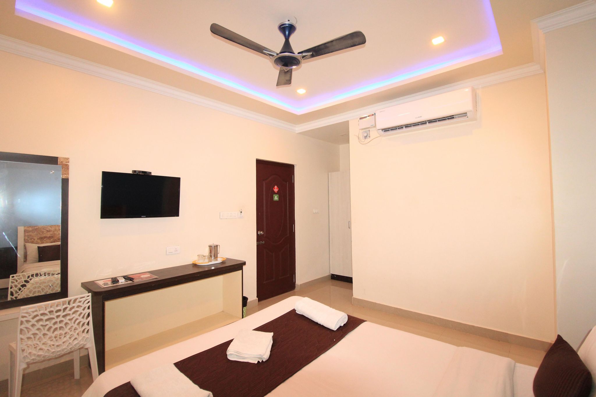 Bouvana Residency Standard Double Room 7