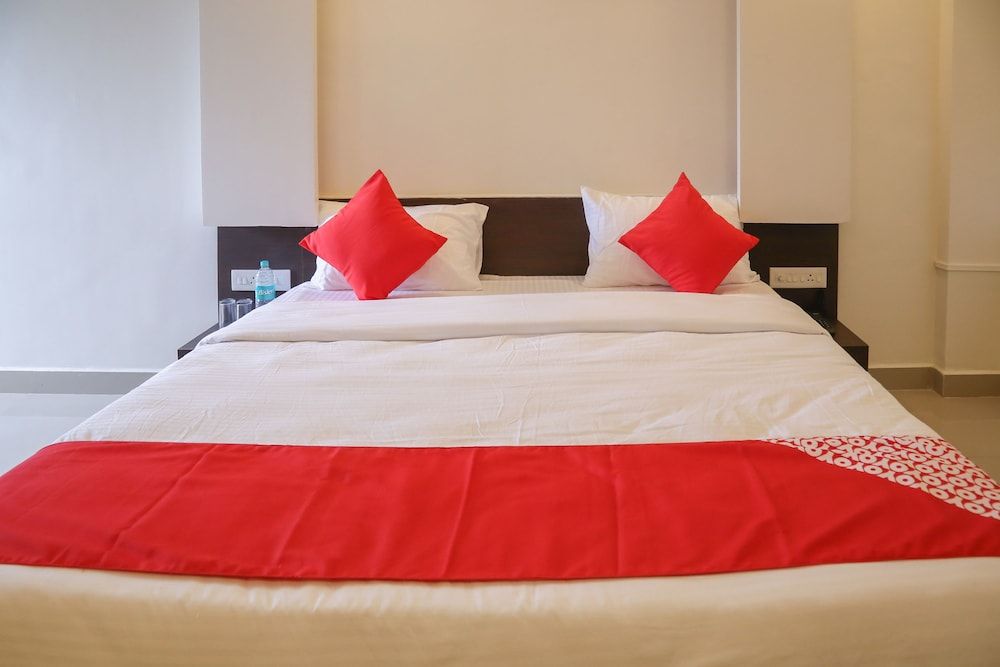 OYO 22066 Hotel Mayur Double or Twin Room 3