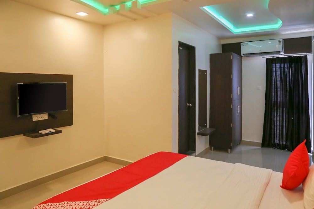 OYO 22066 Hotel Mayur Double or Twin Room 8