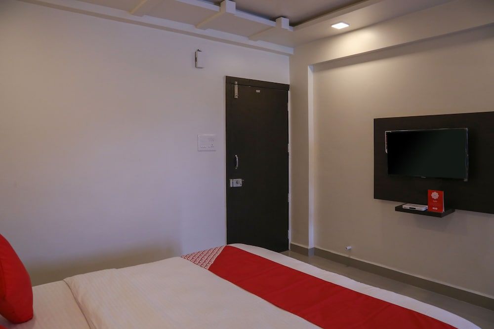 OYO 22066 Hotel Mayur Double or Twin Room 10