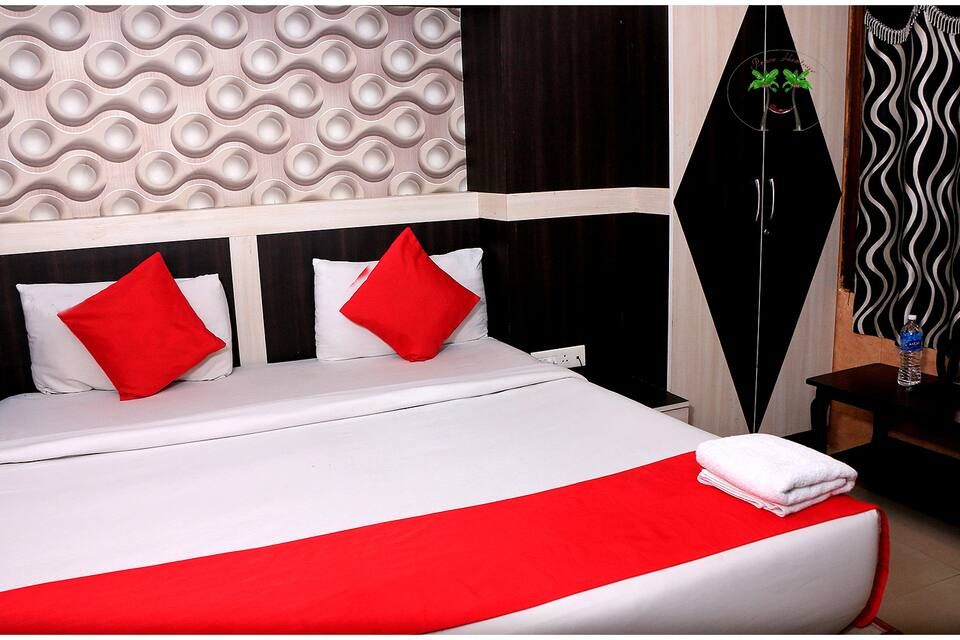 Peace Residency Deluxe Room 54