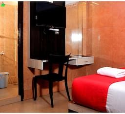 Peace Residency Deluxe Room 81