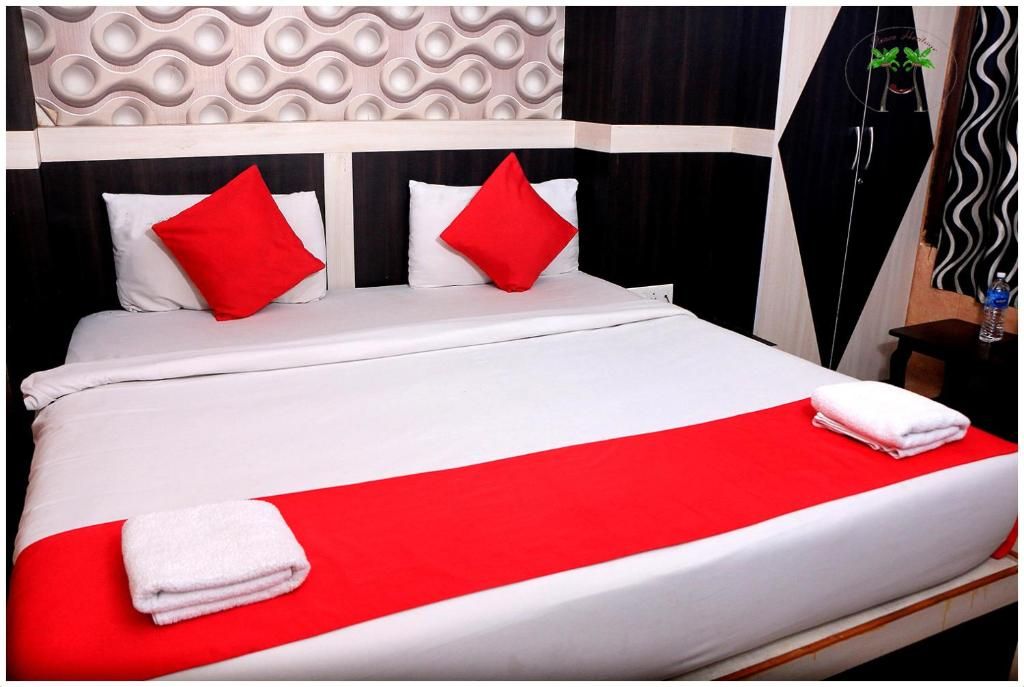 Peace Residency Deluxe Room 39