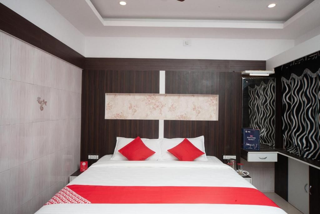 Peace Residency Deluxe Room 4