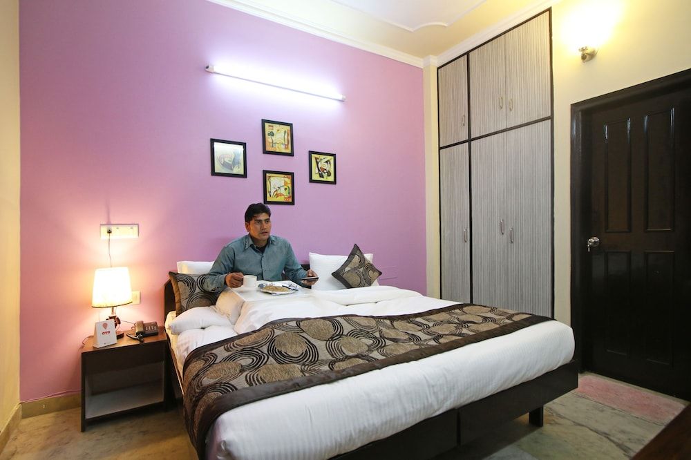 OYO 7967 near Medanta Double or Twin Room 3