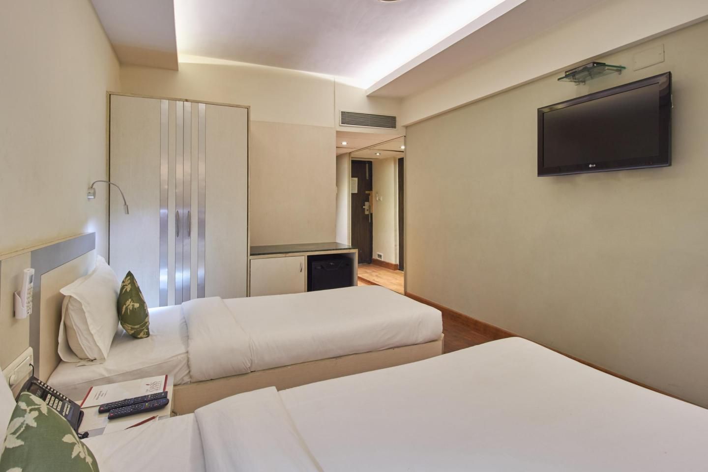 The Oasis Hotel Superior Room 2