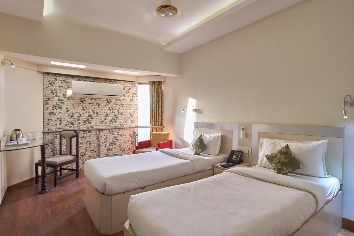 The Oasis Hotel Superior Room 3