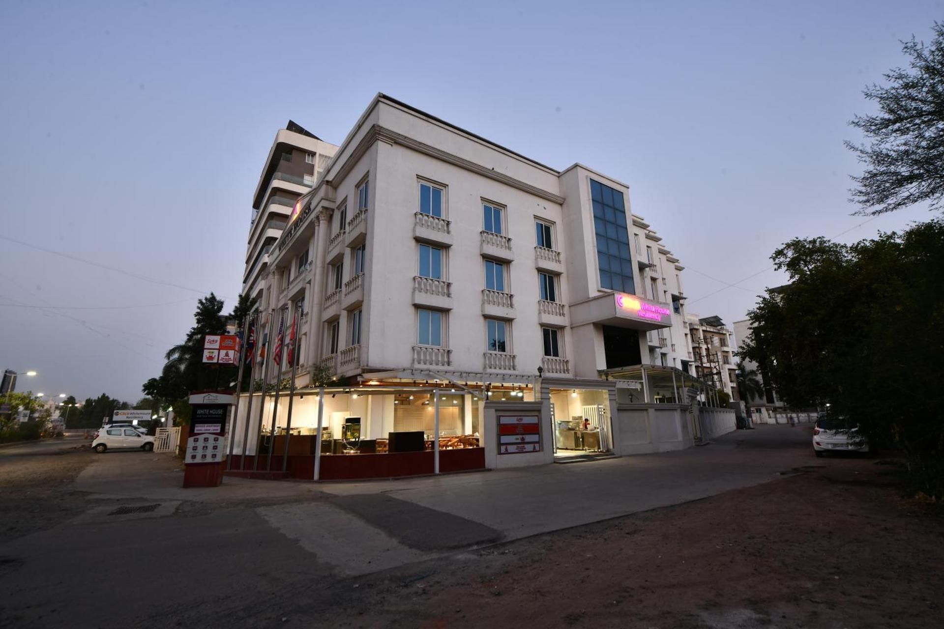 Click Hotel White House Residency Vadodara 5