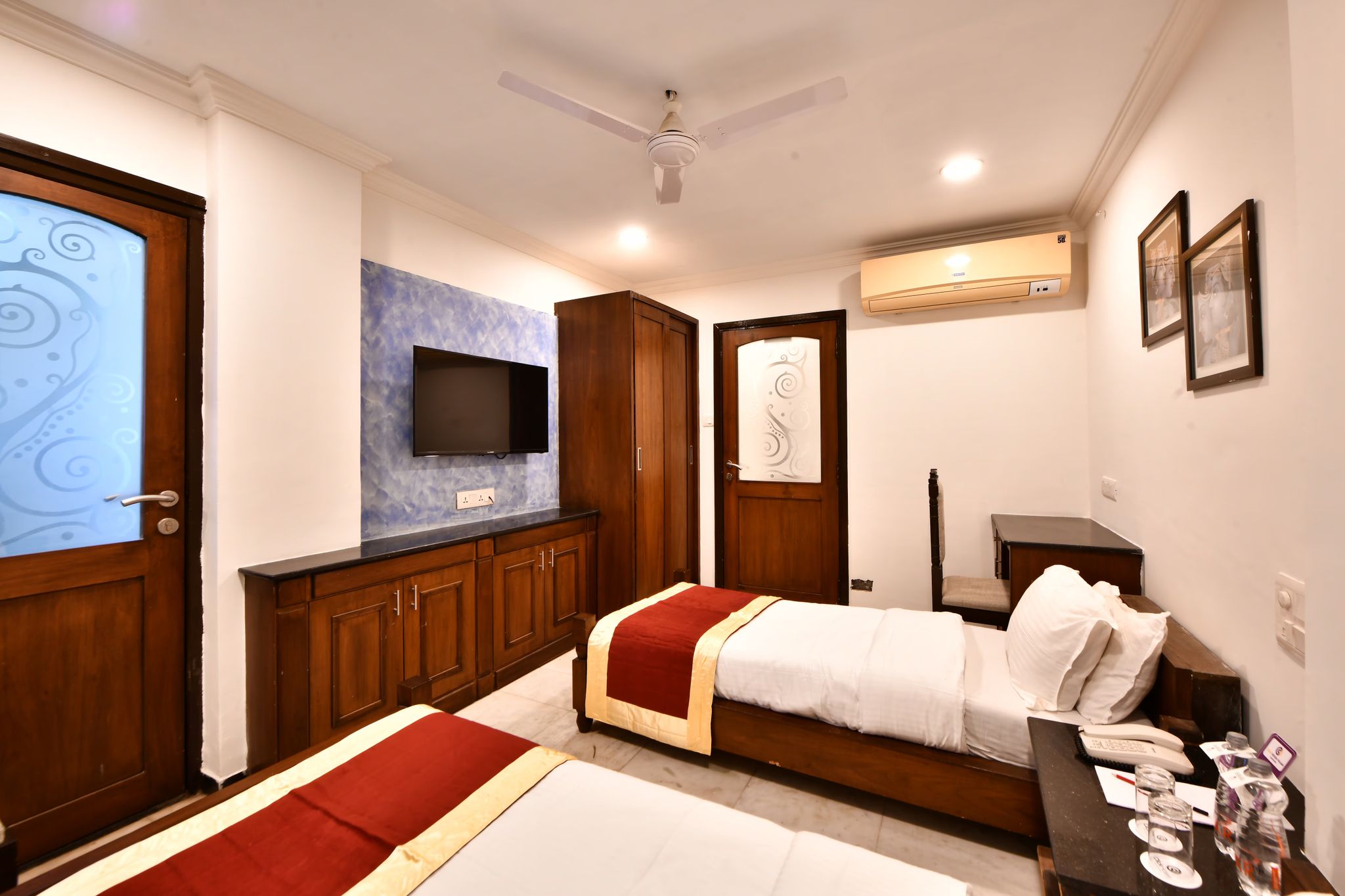 Click Hotel White House Residency Vadodara 1 BHK luxury Apartment with pool and kitchen 3
