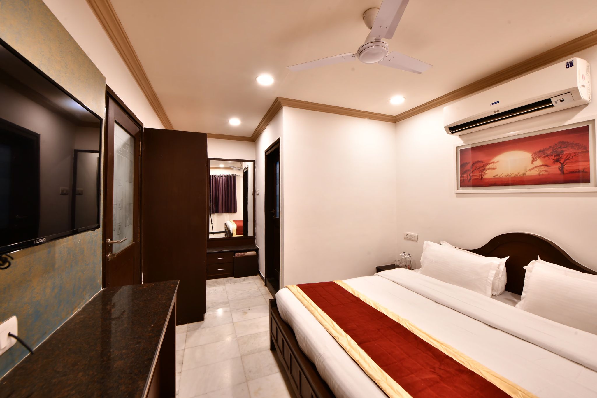Comfort Room (2 BHK)(1 King Bed and 2 Twin Beds)