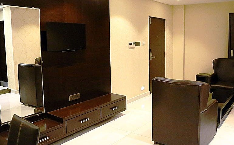 Jr Suite