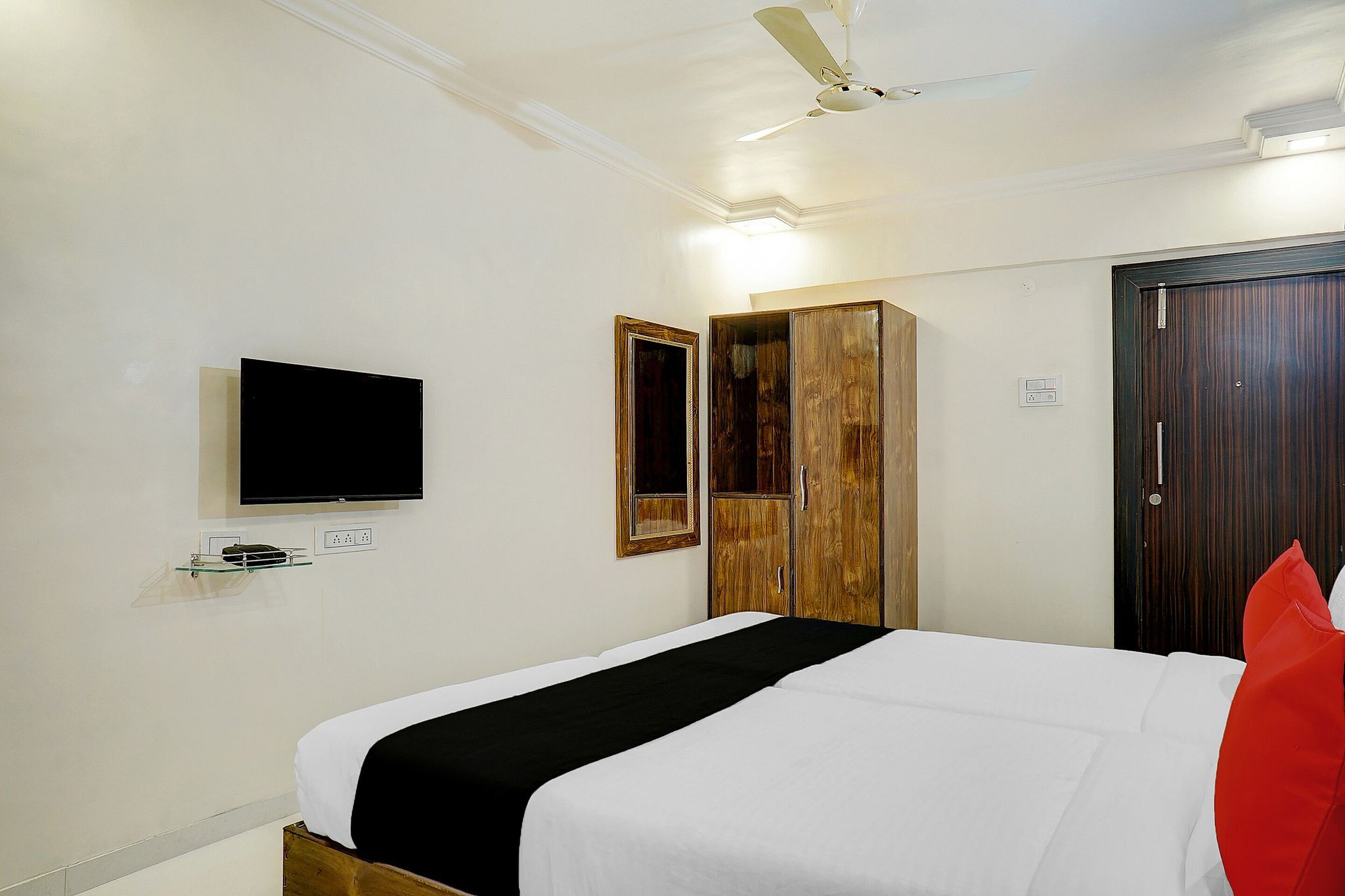 Hotel O Kohinoor Residency Classic 8