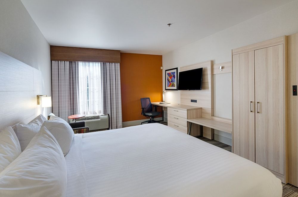 Standard Room, 1 King Bed