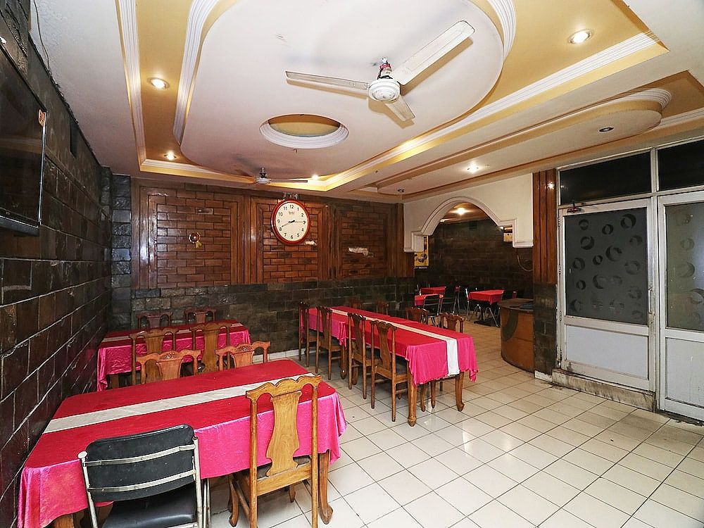 undefined OYO 7440 Hotel Paradise 6