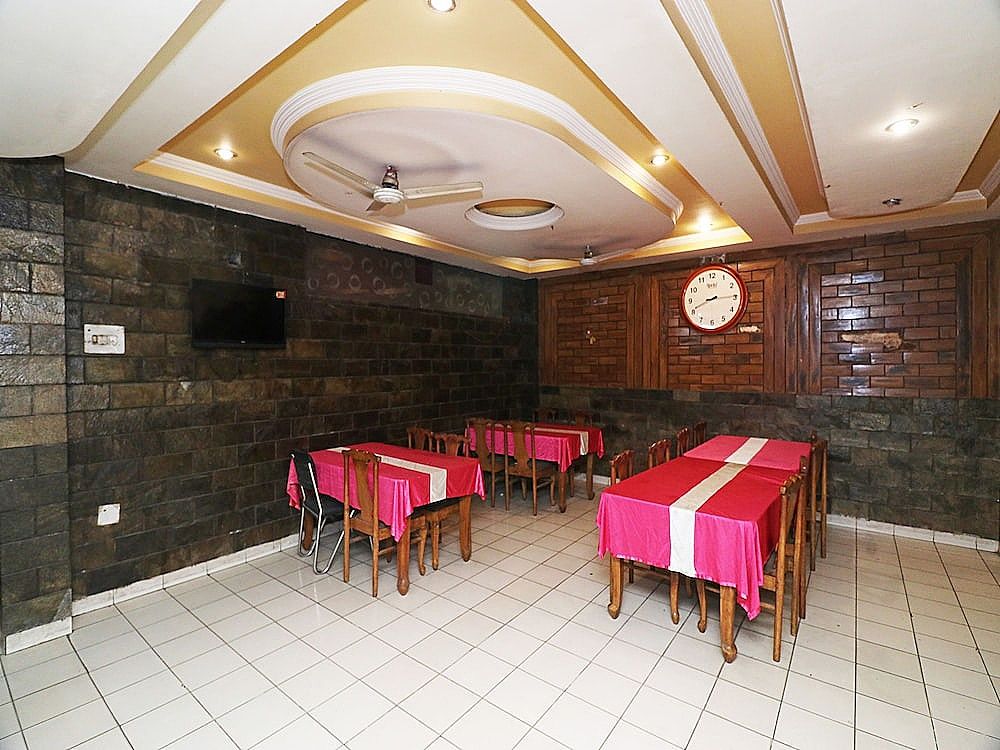 undefined OYO 7440 Hotel Paradise 7