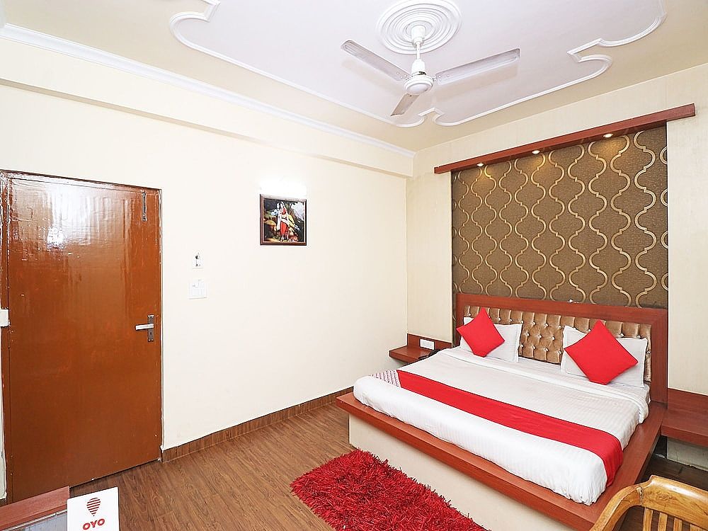 OYO 7440 Hotel Paradise Double or Twin Room 2