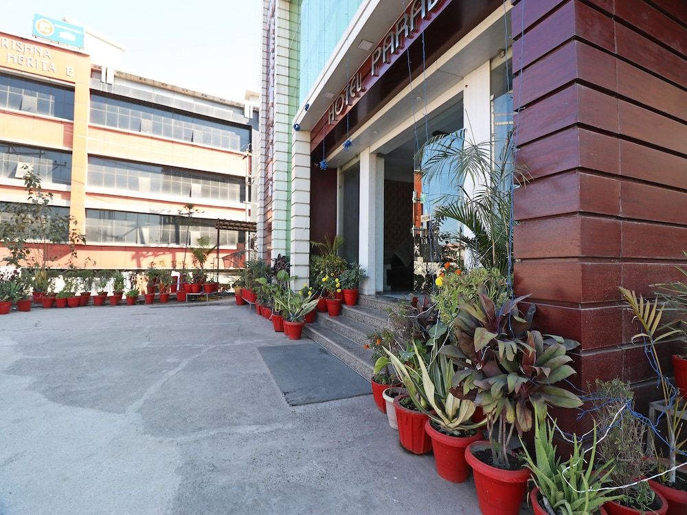 undefined OYO 7440 Hotel Paradise 3