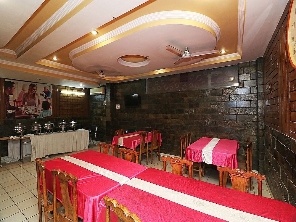 undefined OYO 7440 Hotel Paradise 5