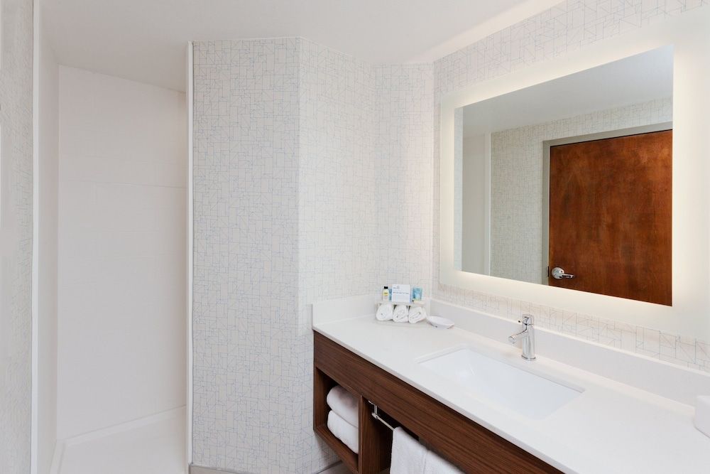 Suite, 1 King Bed