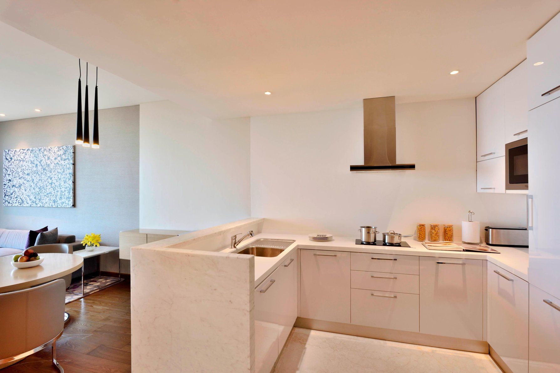 One-Bedroom King Apartment Kitchen