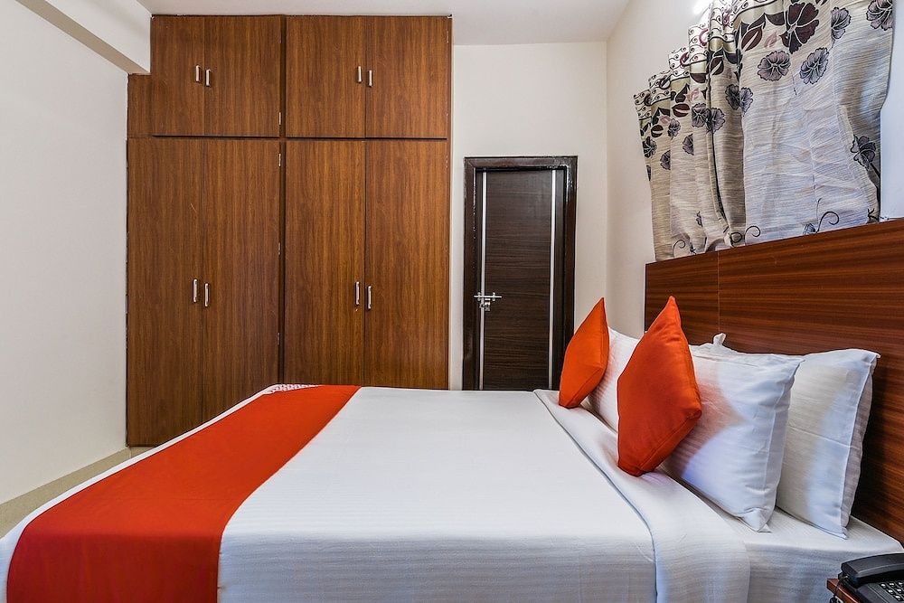 undefined OYO 16469 Pramukh Hotels 8