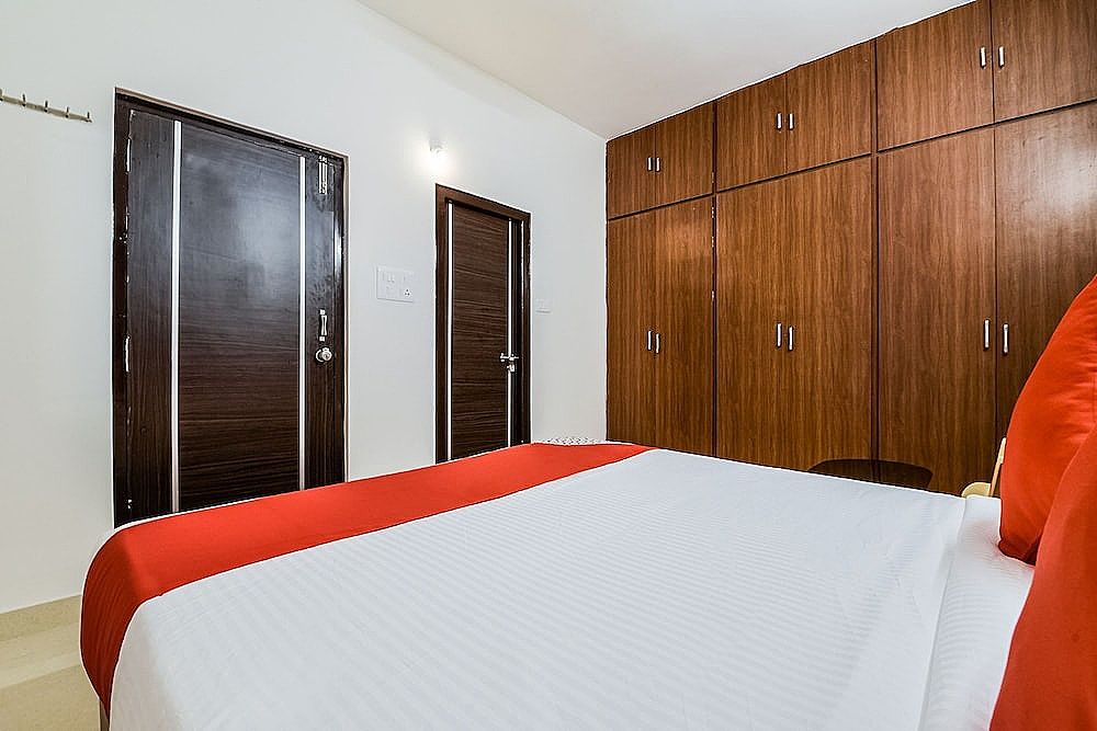 undefined OYO 16469 Pramukh Hotels 7