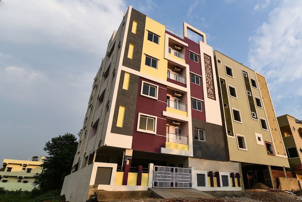 undefined OYO 16469 Pramukh Hotels