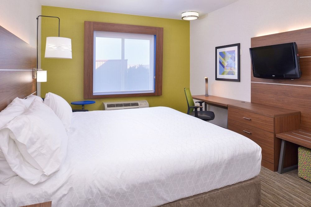 Standard Room, 1 King Bed, Accessible (Comm Access)