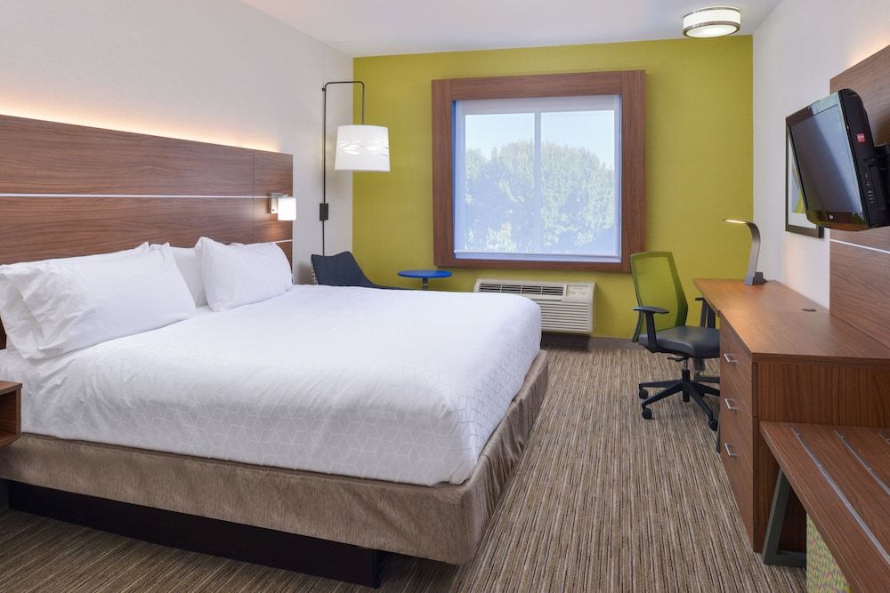 Standard Room, 1 King Bed, Accessible (Mobility Accessible)