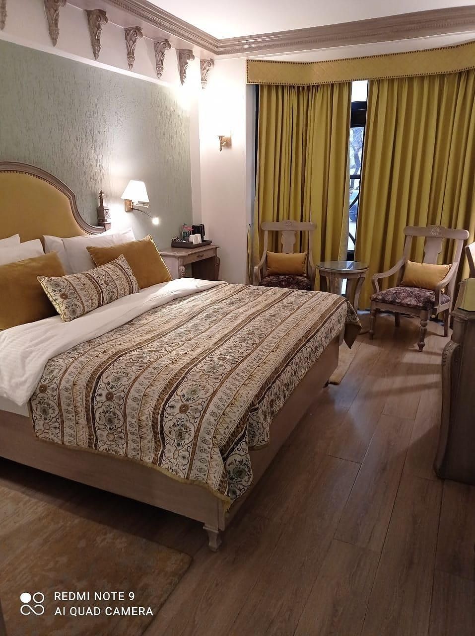 1 Queen Bed Superior Non-View Room, Non-Smoking