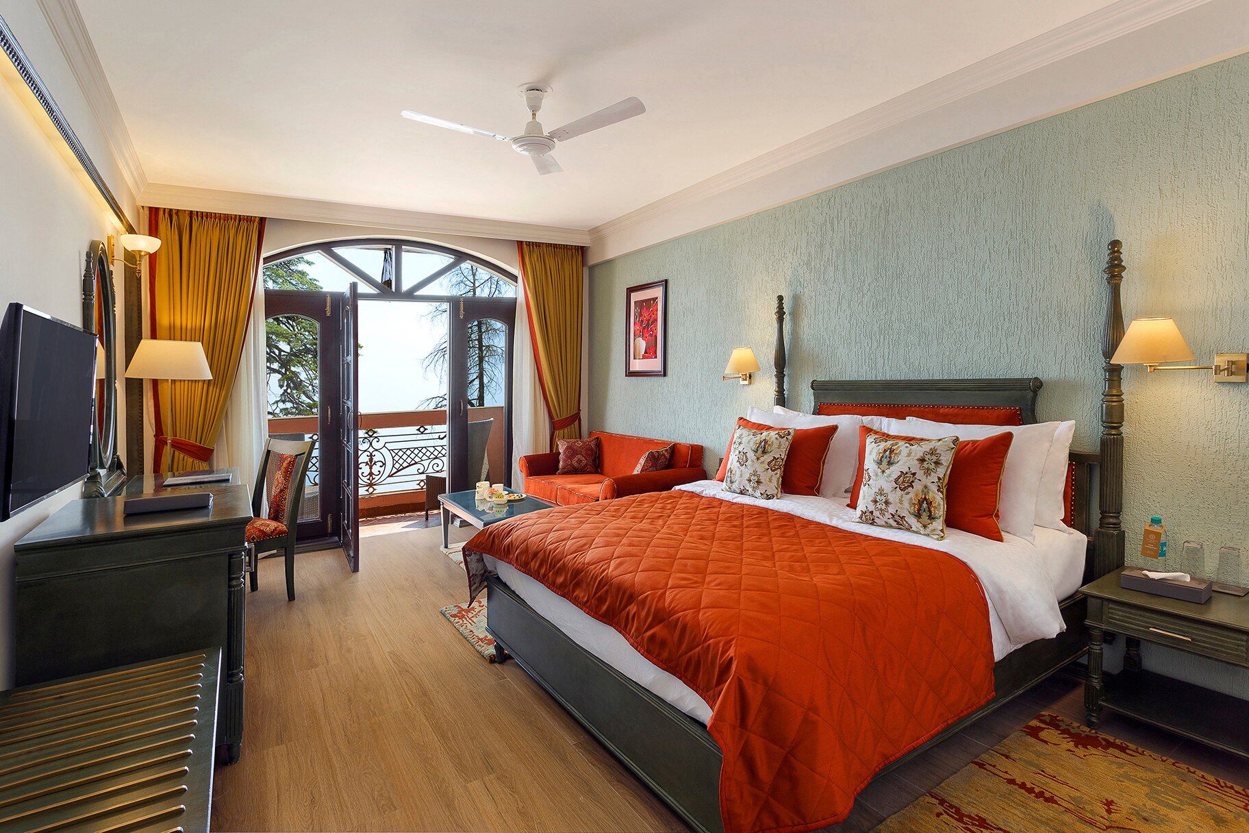 Ramada by Wyndham Mussoorie Mall Road. Queen Bed